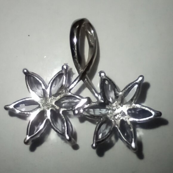 REDUCED!  10Kt White Gold 1.50ctw Marquise Tanzanite Flower Slide - Picture 4 of 4